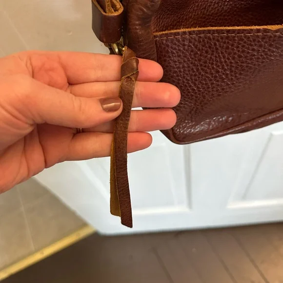 Portland Leather Women’s Camera Bag Purse - Picture 5 of 10